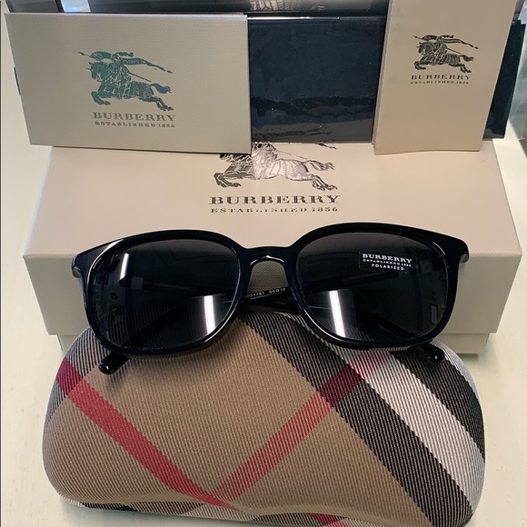 Authentic Burberry Sunglasses - Picture 1 of 4